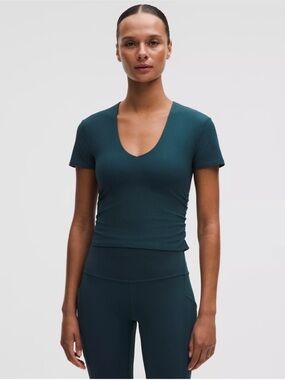 Lululemon All It Takes Ribbed Nulu V-Neck T-Shirt | Size: 6